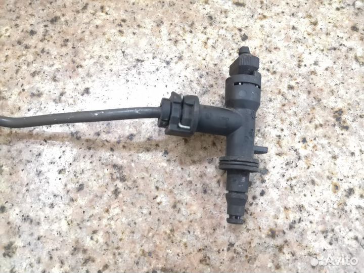 Переходник трубки сцепления Ford Transit