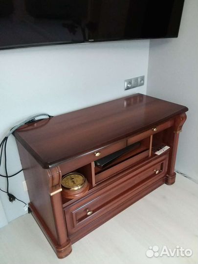 Тумба под телевизор