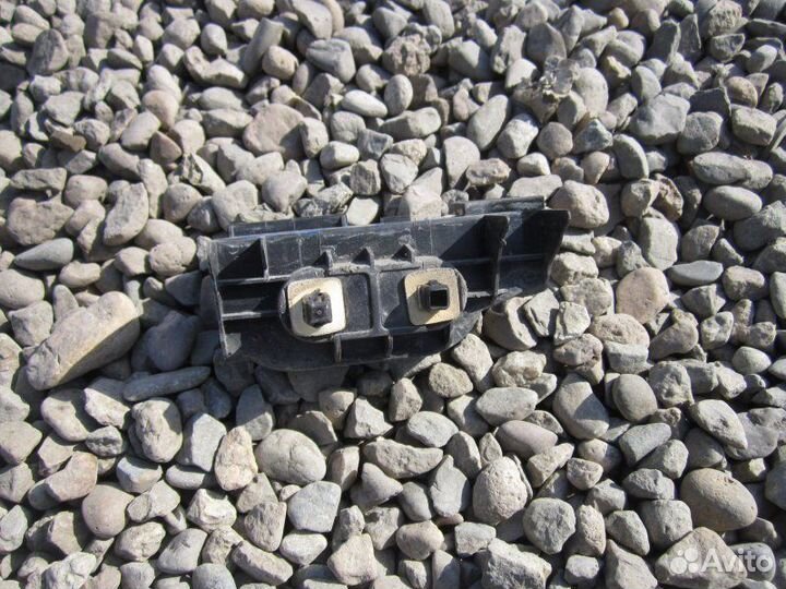 Крепление бампера заднее левое Toyota Allex ZZE122