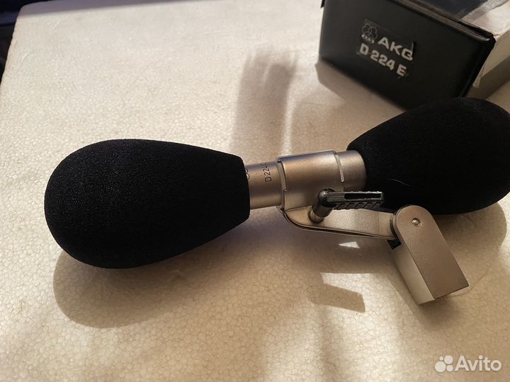AKG D224 C студийный микрофон с двойной диафрагмой