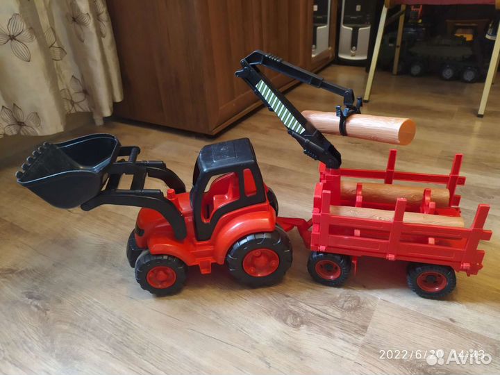 Трактор-погрузчик лесовоз с прицепом Полесье
