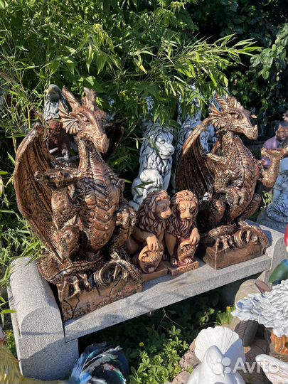 Дракон с фонарём, с вазой