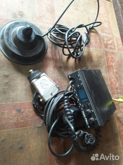 Автомобильная рация с антенной