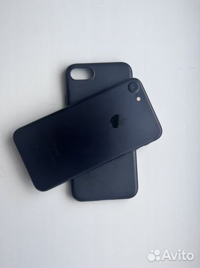 Телефон iPhone 7