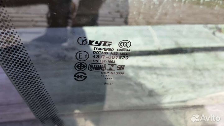 BMW e92 стекло передней правой двери