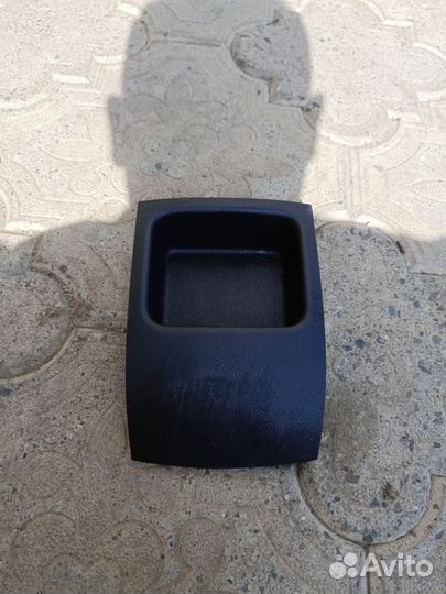 Заглушка подлокотника VW Polo Sedan