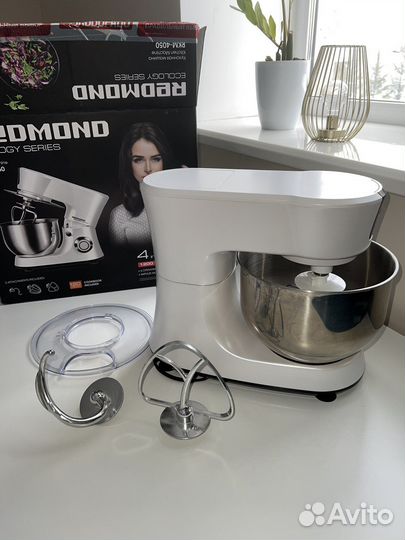 Кухонный комбайн Redmond RKM-4050 новый
