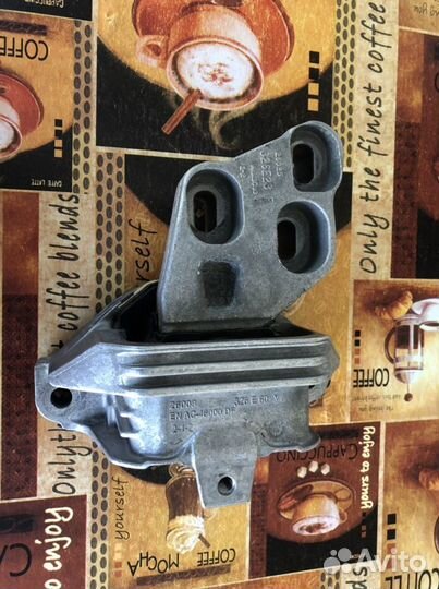 Опора,подушка акпп, Мерседес w176,A2462400617