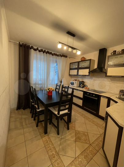 2-к. квартира, 67 м², 4/13 эт.