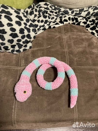 Вязаные игрушки (осьминоги, мопс, заяц, змея)