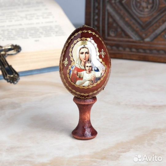 Яйцо сувенирное на подставке