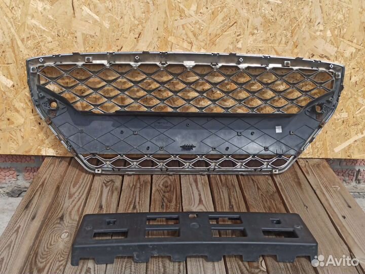 Решетка радиатора Genesis G70, с 2017, оригин, б/у
