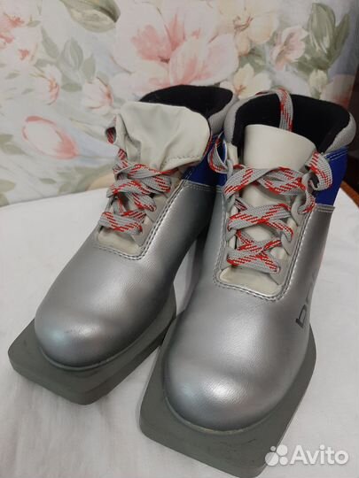Лыжные ботинки botas р36