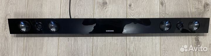 Саундбар с сабвуфером