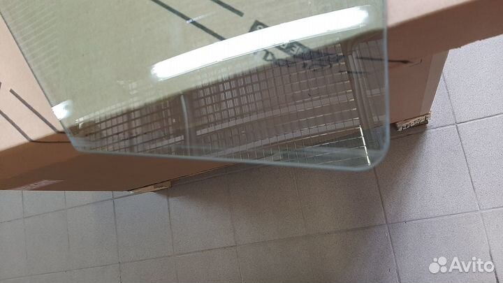 Боковое переднее левое стекло Toyota Camry 70