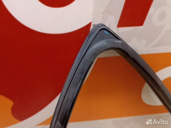 Уплотнитель двери задний левый Hyundai Getz TB