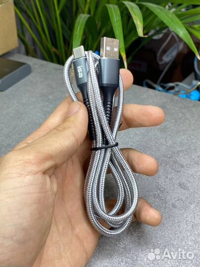 Кабель для зарядки USB-Type-C 100см IS111897