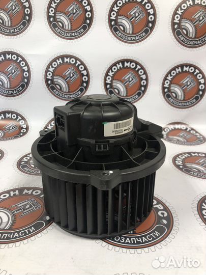 Моторчик отопителя Kia Quoris 2012-2018