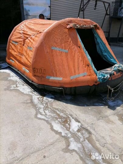 Плот спасательный