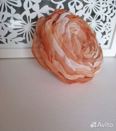 Брошь-цветок ручной работы из текстиля N 029