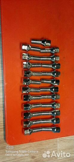 Колесные болты хромированные на BMW X5 6