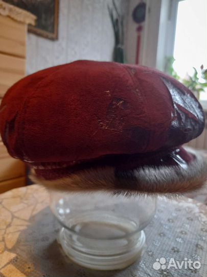 Продаю кепку кожаную женскую