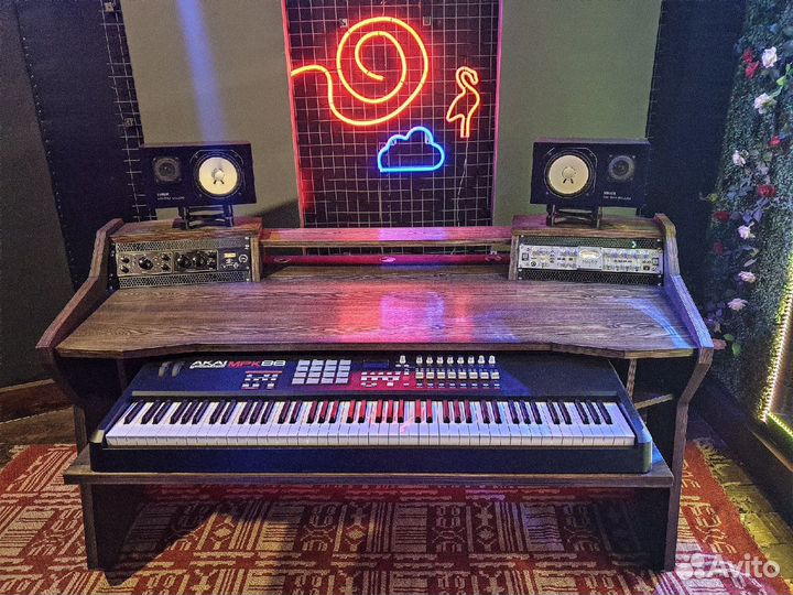 Стол звукорежиссёра