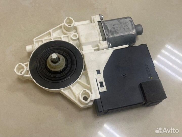 Мотор стеклоподъемника передний левый Volkswagen