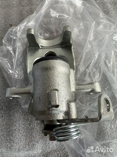 Суппорт задний правый Рено Кангу 1.6/1.5D