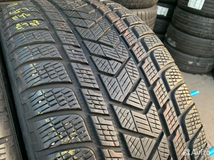 Pirelli Scorpion Winter 275/45 R21