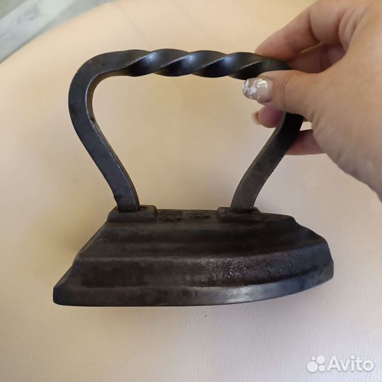Утюг чугунный старинный