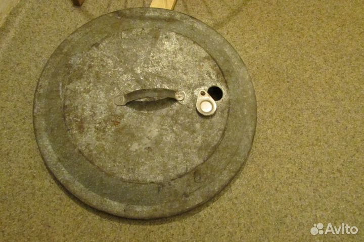 Алюминиевый бак с крышкой и краном