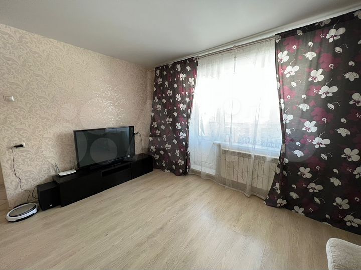 2-к. квартира, 50 м², 2/10 эт.