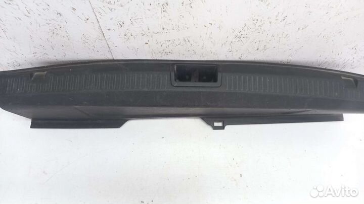 Обшивка замка багажника Renault Fluence 1