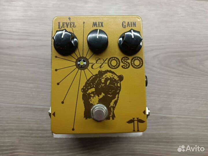 Педаль эффектов для бас-гитары