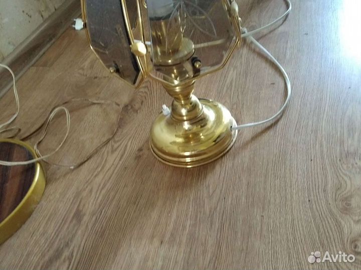 Лампа настольная