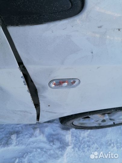 Крыло переднее правое Volkswagen Polo Sedan