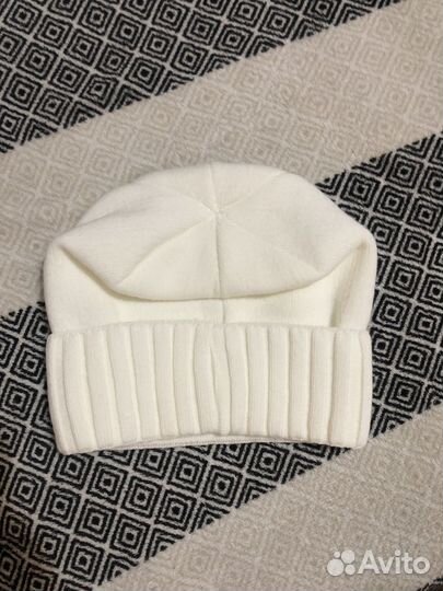 Шапка белая новая женская