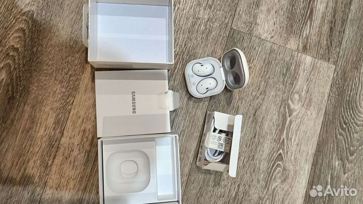 Беспроводные наушники samsung buds live