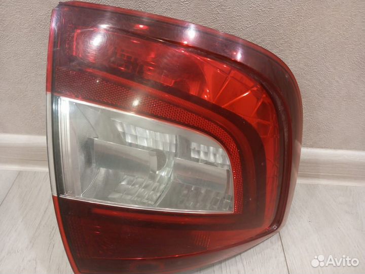 Фонарь задний левый skoda rapid