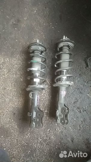 Стойка передняя левая на honda stepwgn RG1