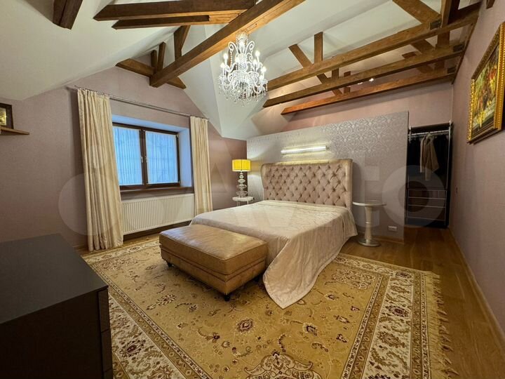 Коттедж 195 м² на участке 12 сот.