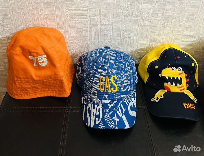 Рюкзаки и кепки