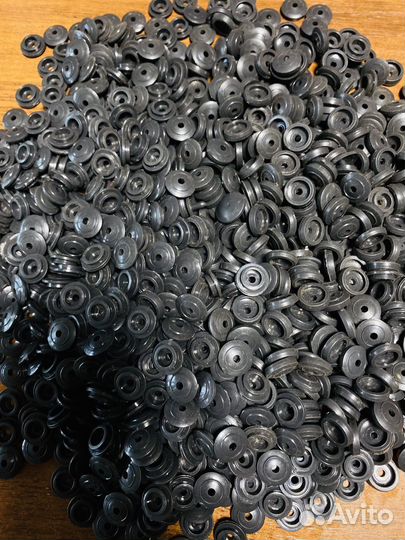 Пластиковые кнопки