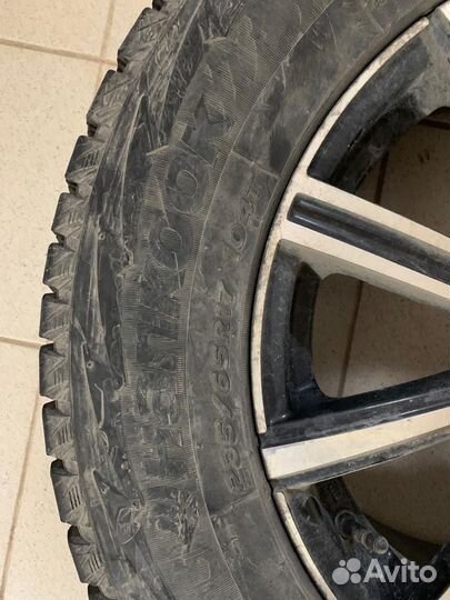 Hankook Winter I'Pike 235/65 R17
