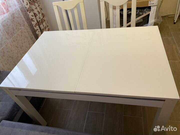 Продам обеденный стол и 4 стула