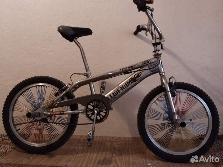 Трюковой велосипед bmx и велосипед Stern Rocket 16