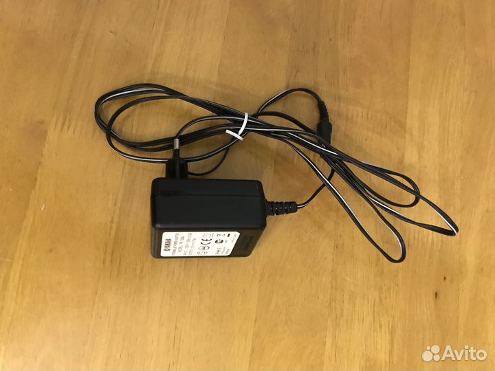 Синтезатор psr e423