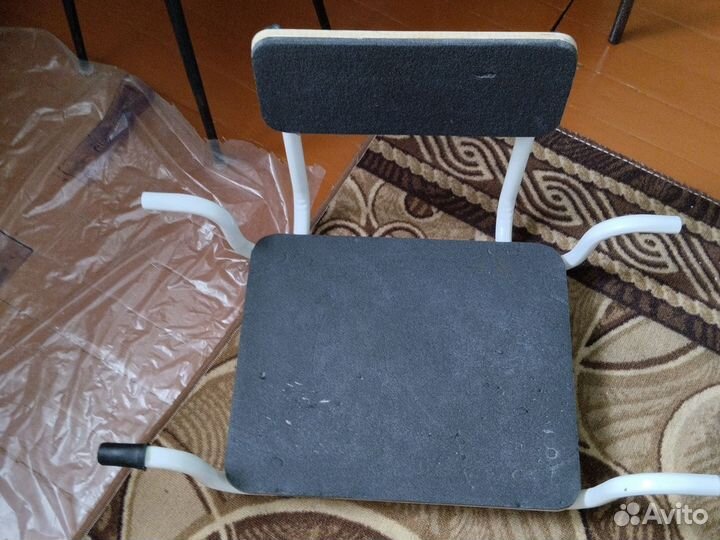 Стул для ванной