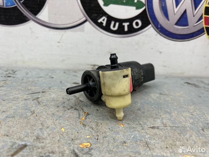 Насос омывателя Volkswagen Golf 1K 1.4 CAX 2011